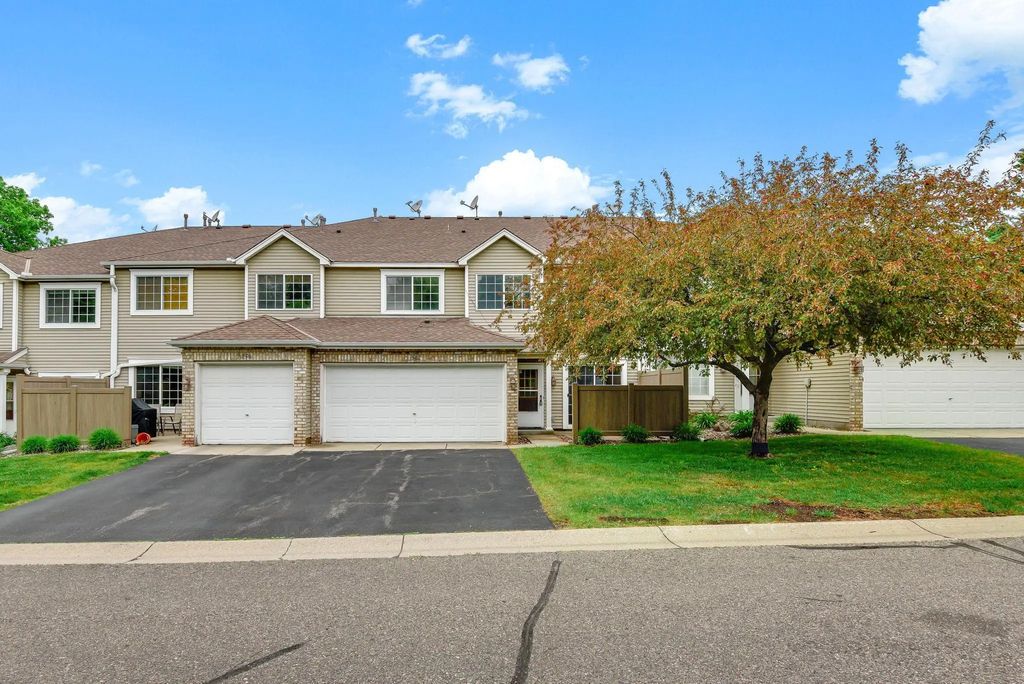 11256 Providence Lane, Eden Prairie