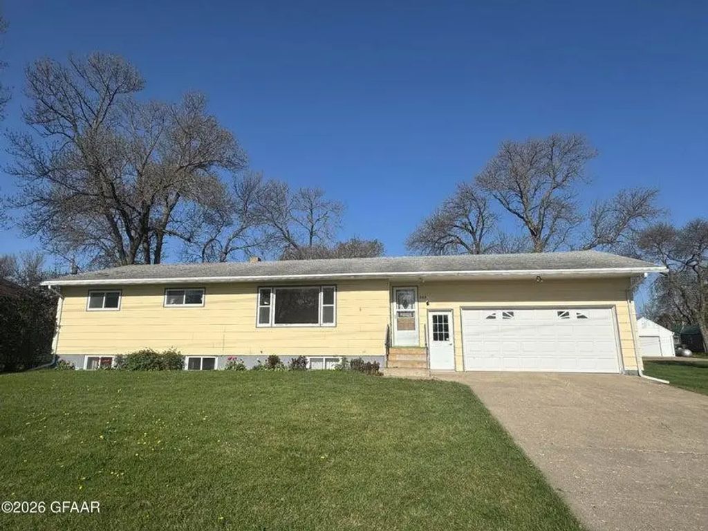 203 Park Ave, Finley