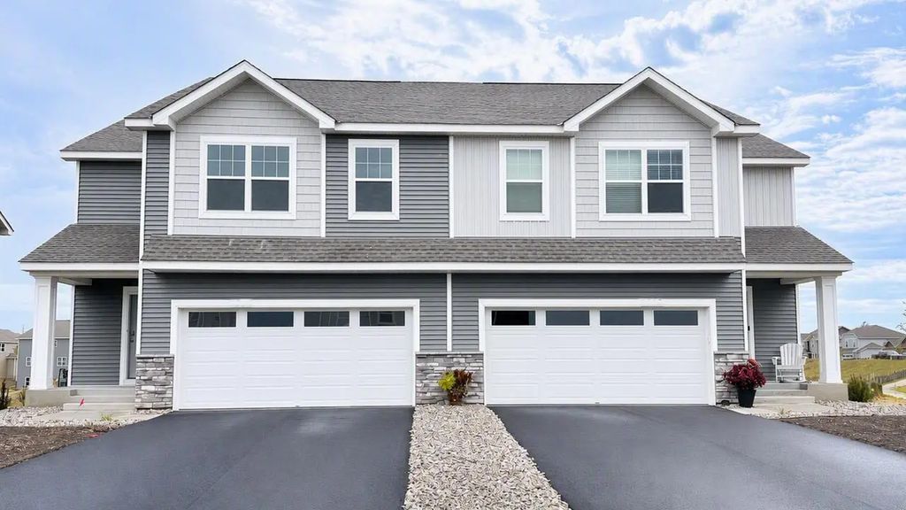 2084 Clearwater Terrace, Shakopee