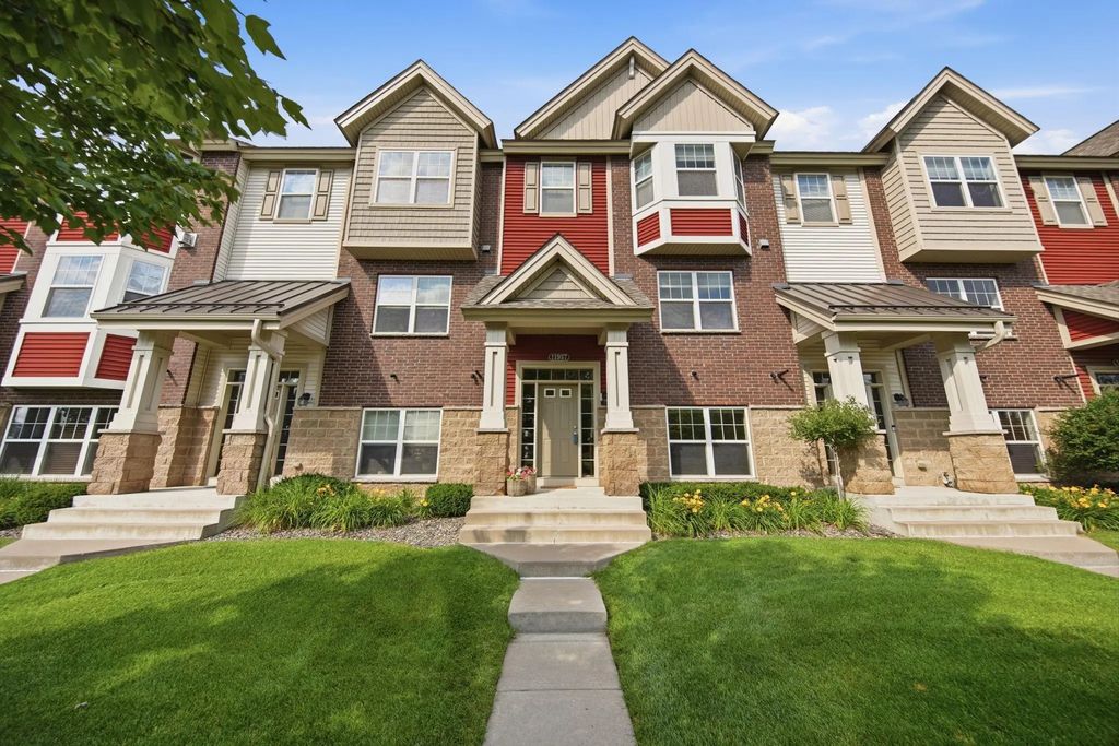 11937 Emery Village Drive N, Champlin