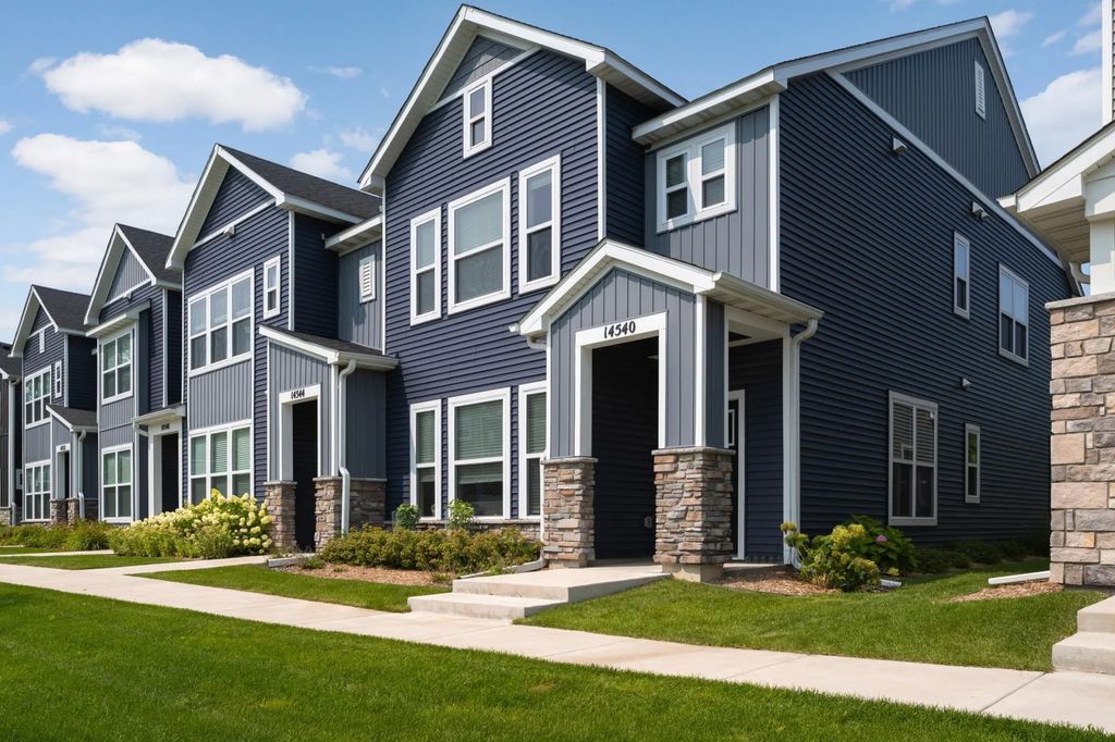 14540 Twin Lakes Circle, Burnsville