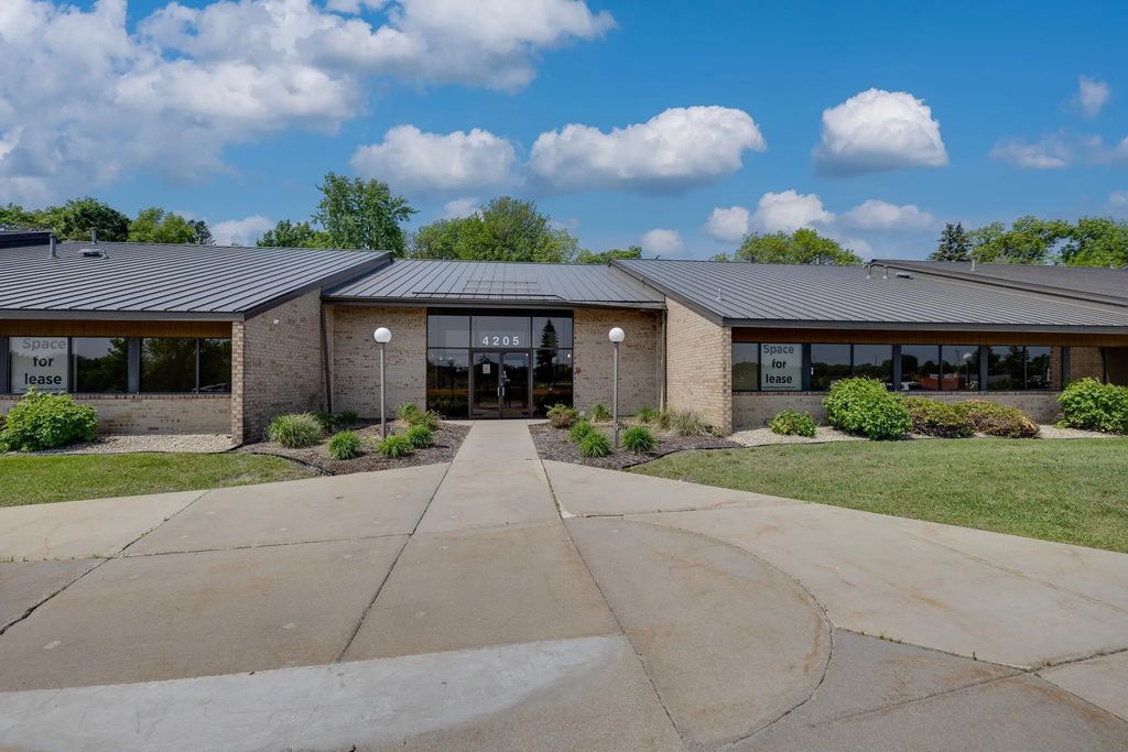 4205 Lancaster Lane N, Plymouth