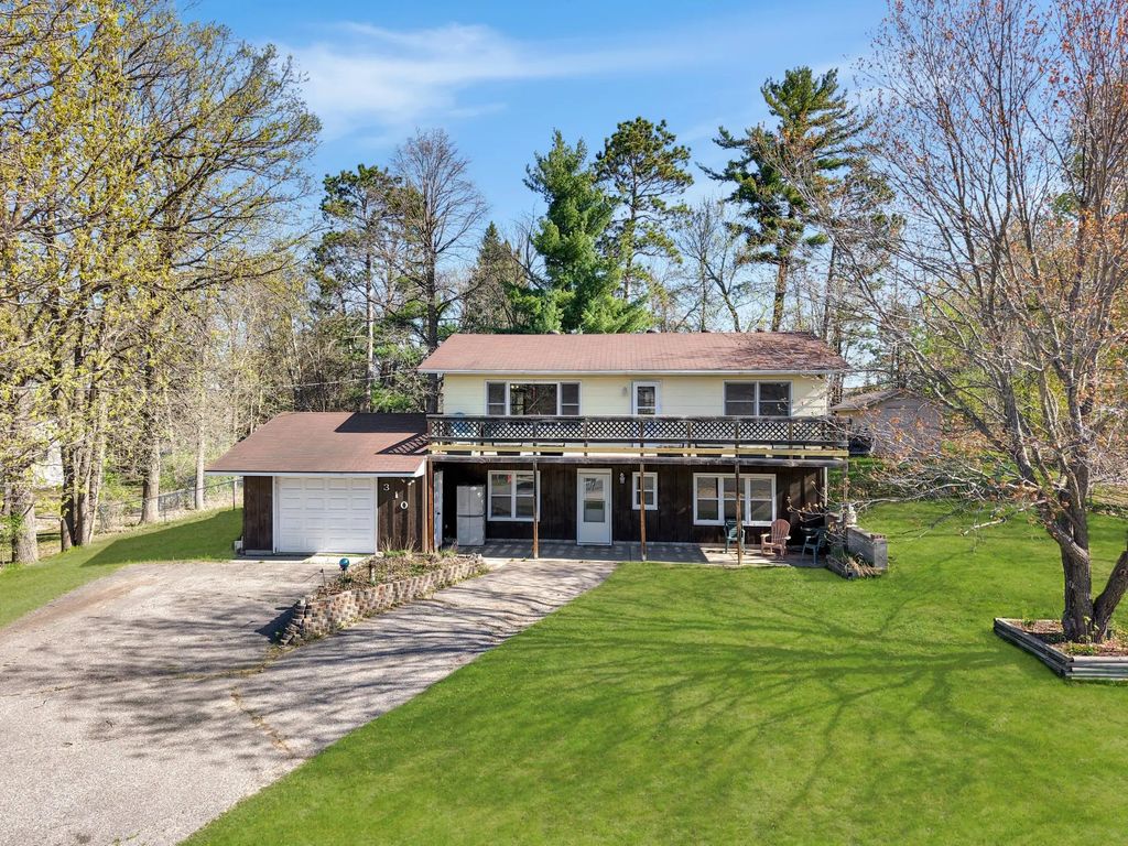 310 Wagonner Avenue E, Hackensack
