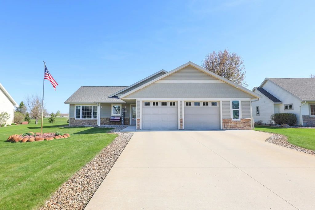 635 Dewberry Lane, Alexandria