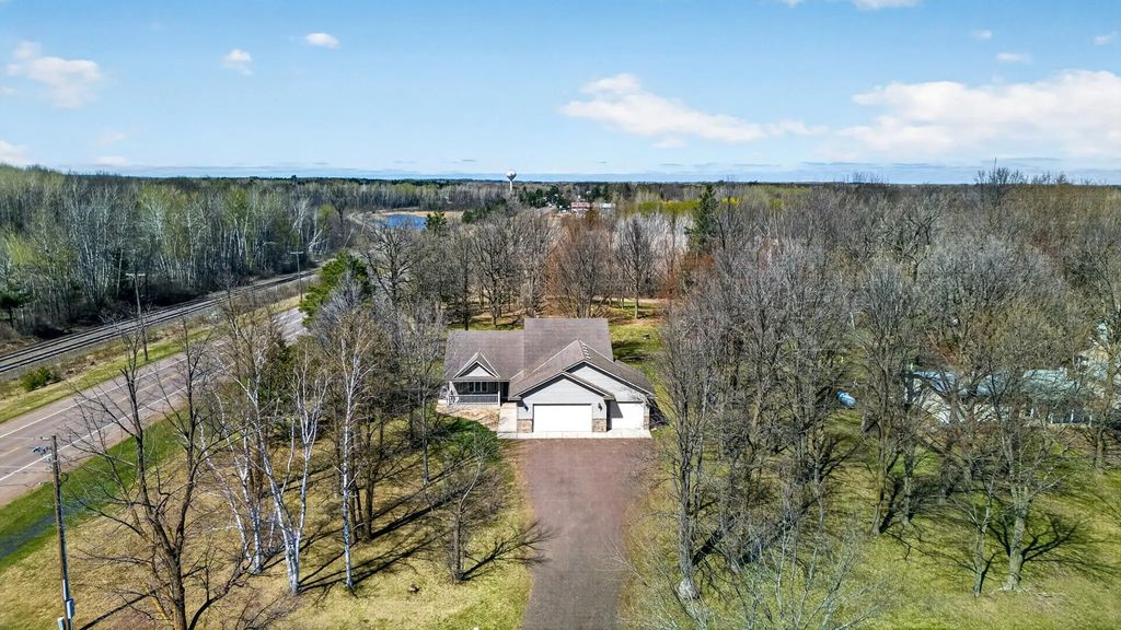 101 Carriage Hill Drive E, Hinckley