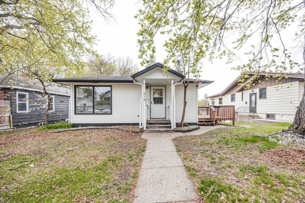 313 Elizabeth Street, Detroit Lakes