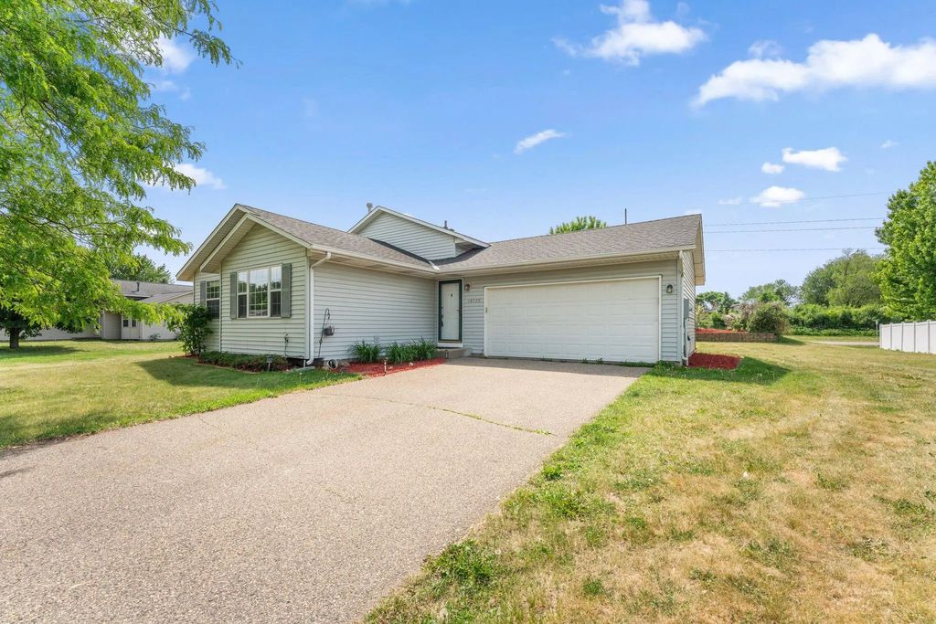 14739 Delmar Court, Rosemount
