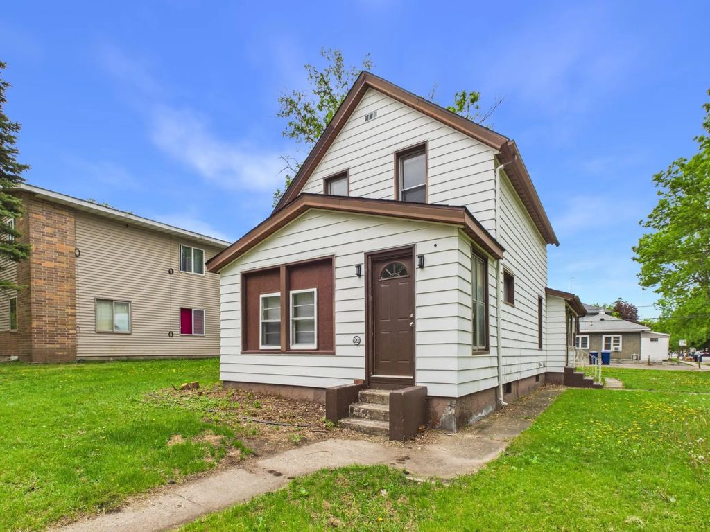 903 8th Avenue S, Saint Cloud