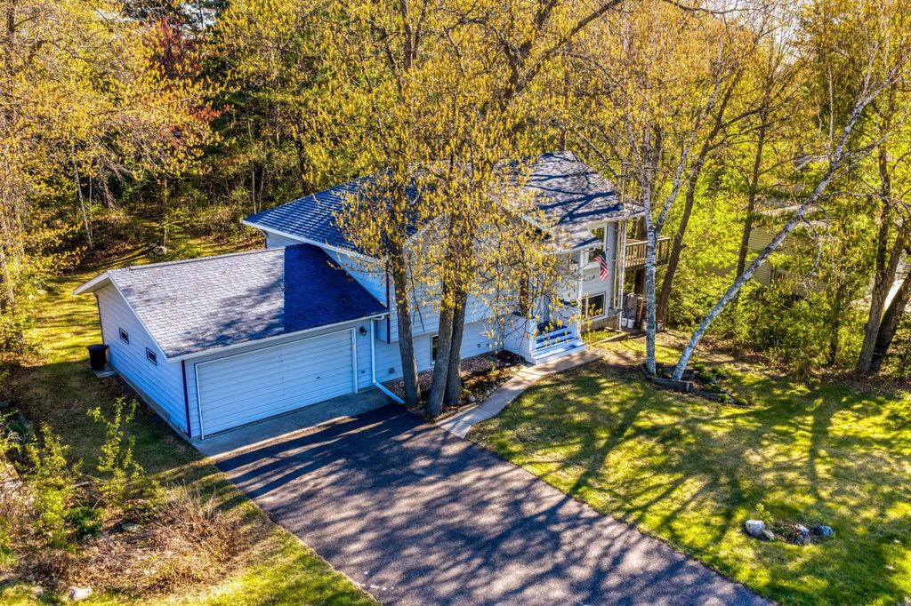 101 Summit Avenue W, Walker