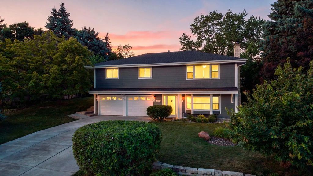 13000 James Avenue S, Burnsville