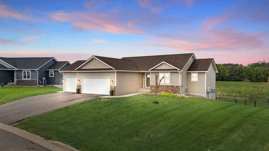 603 Grouse Way, New Richmond