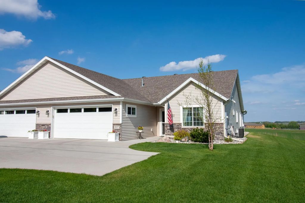1827 S Cascade Street, Fergus Falls