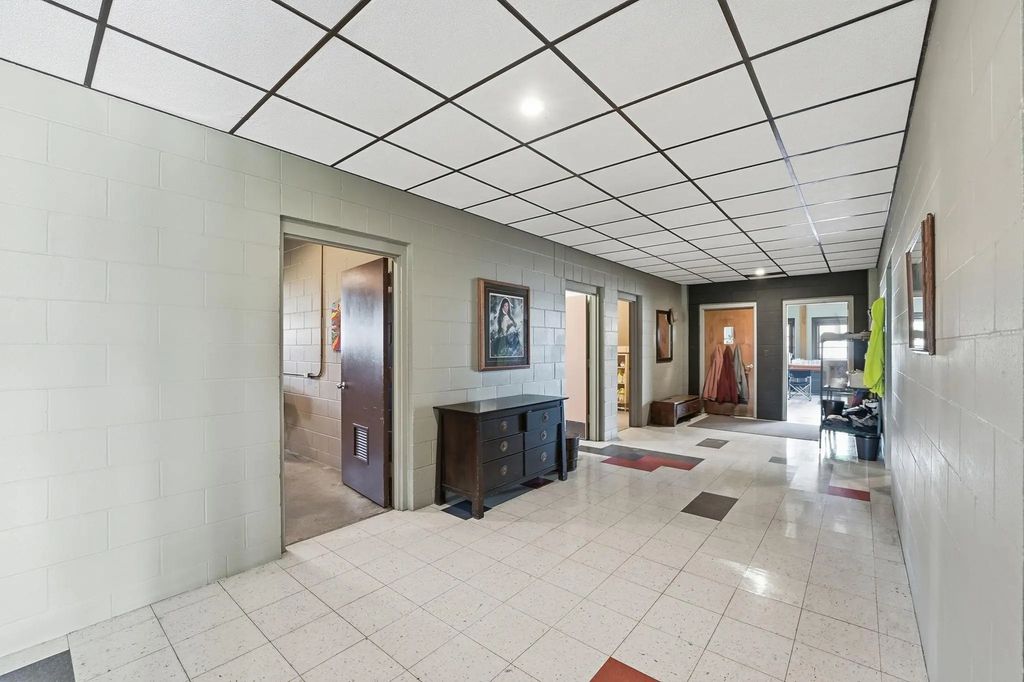 612 N Brown Street, Winthrop