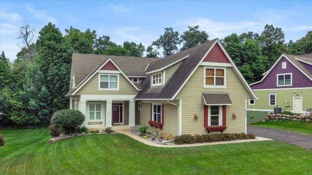 2536 N Saunders Lake Drive, Minnetrista