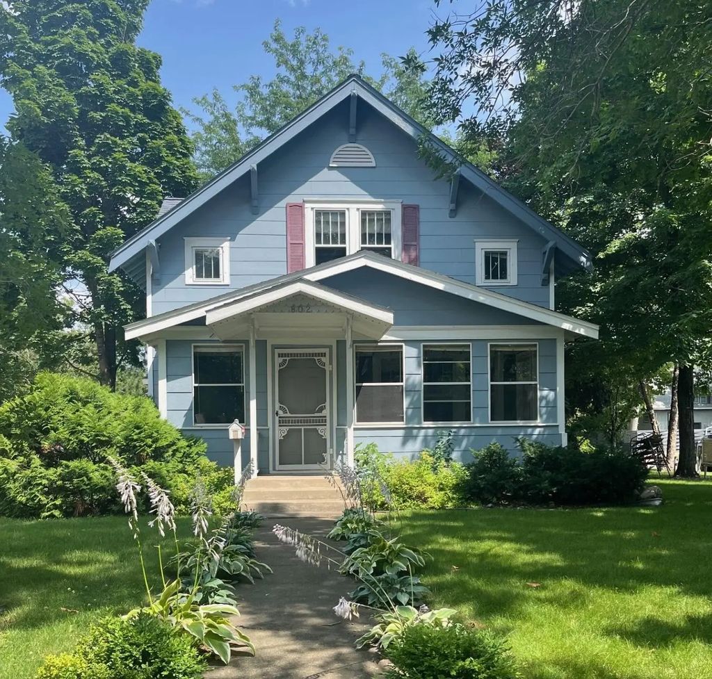 802 N Ramsey Avenue, Litchfield