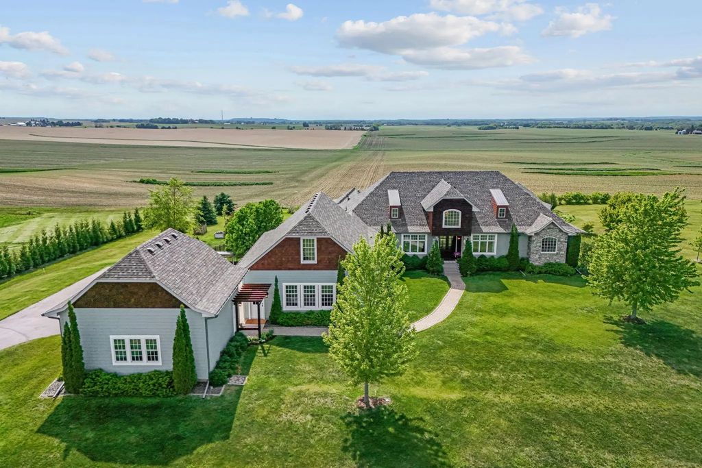 32457 Alexander Court, Northfield