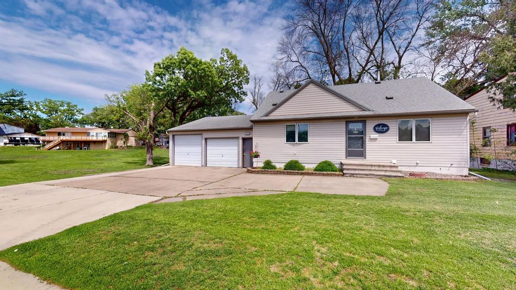 1112 Bridge Avenue, Albert Lea
