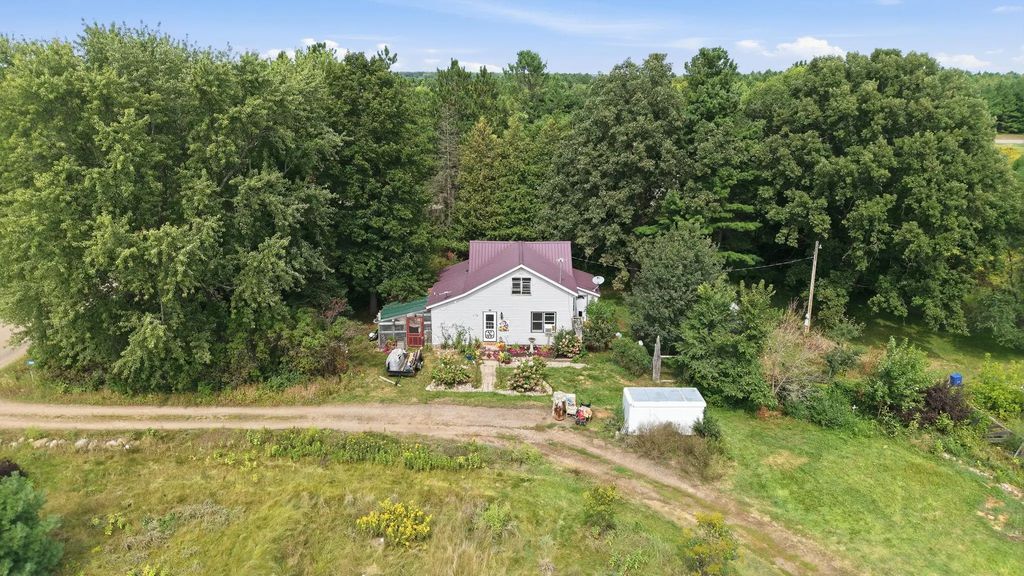 2588 Keystone Street, Mora