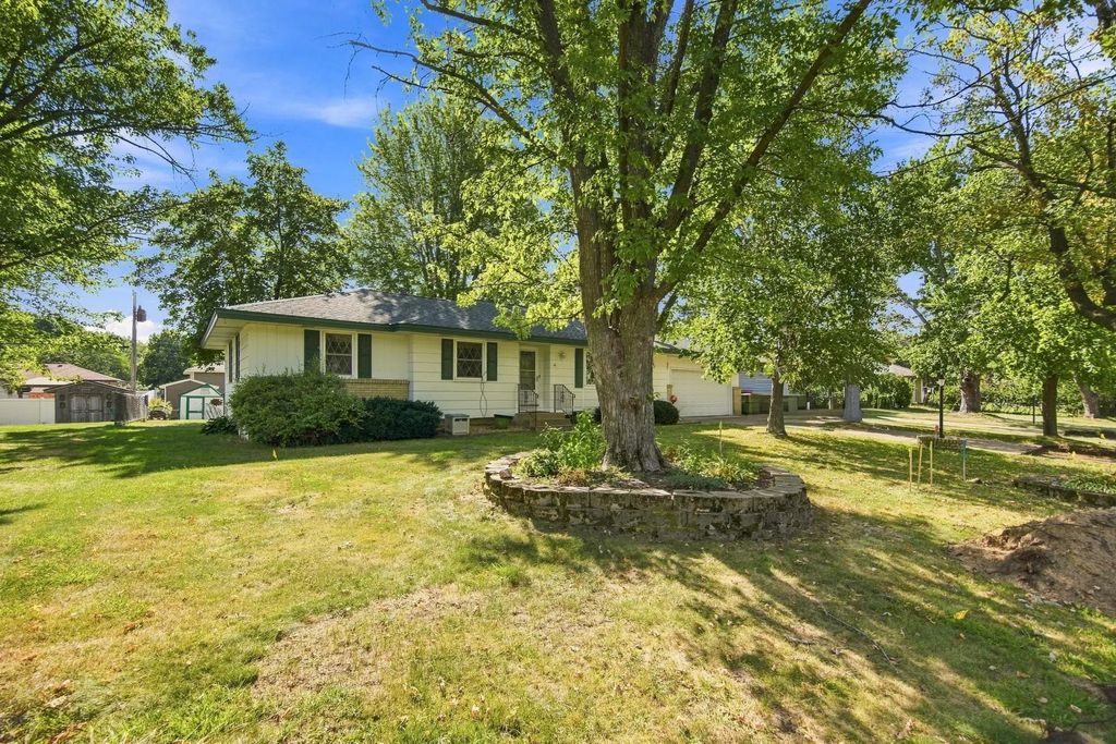 10565 Madison Street Ne, Blaine
