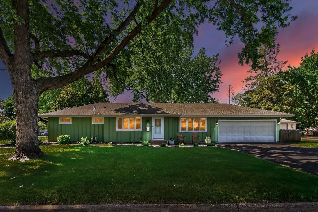 121 E 94 1/2 Street, Bloomington