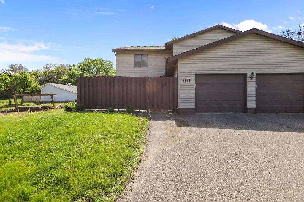 7859 Dunmore Road, Woodbury