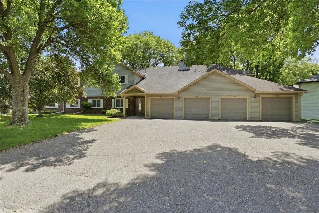 4342 Buckingham Court 1605, Vadnais Heights