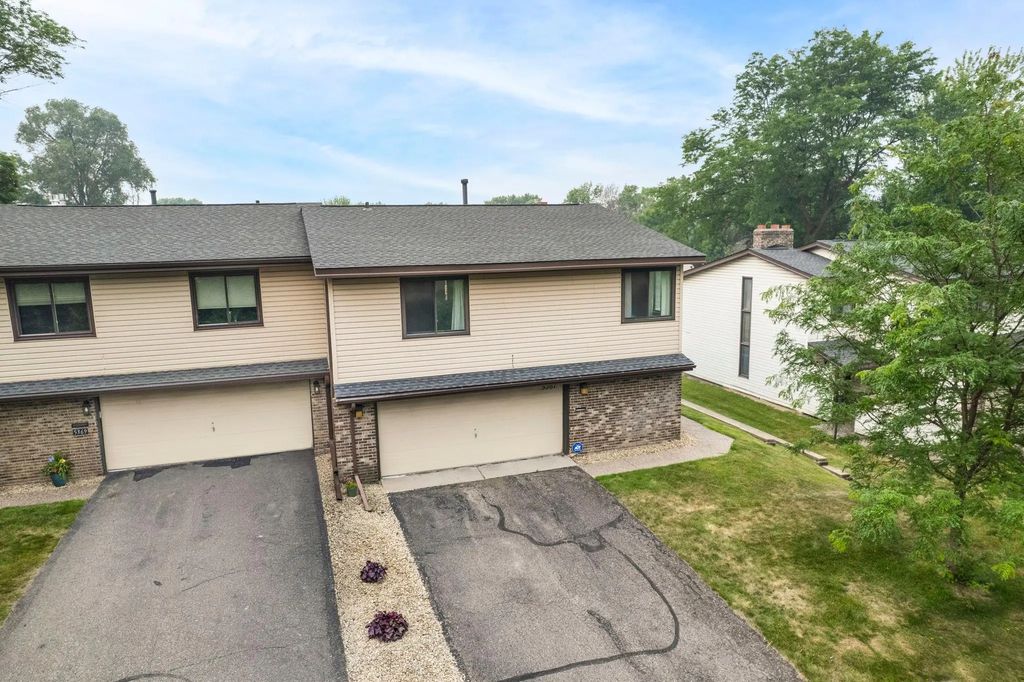 5367 Hyland Place, Bloomington