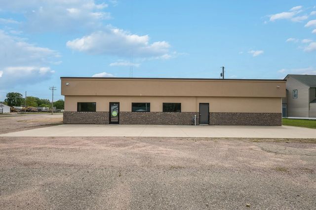 618 Main Street S, Winnebago