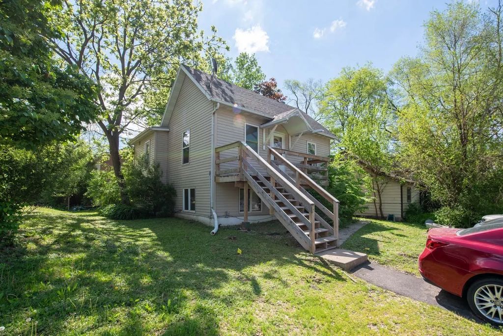 2005 7th Avenue, Mankato