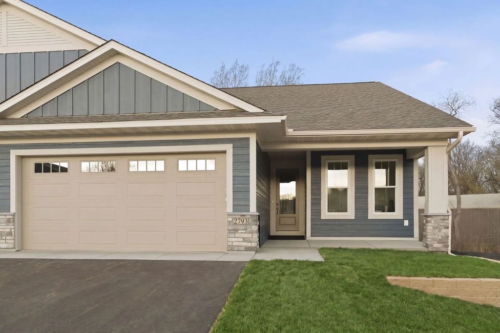 2823 Thompson Drive, River Falls