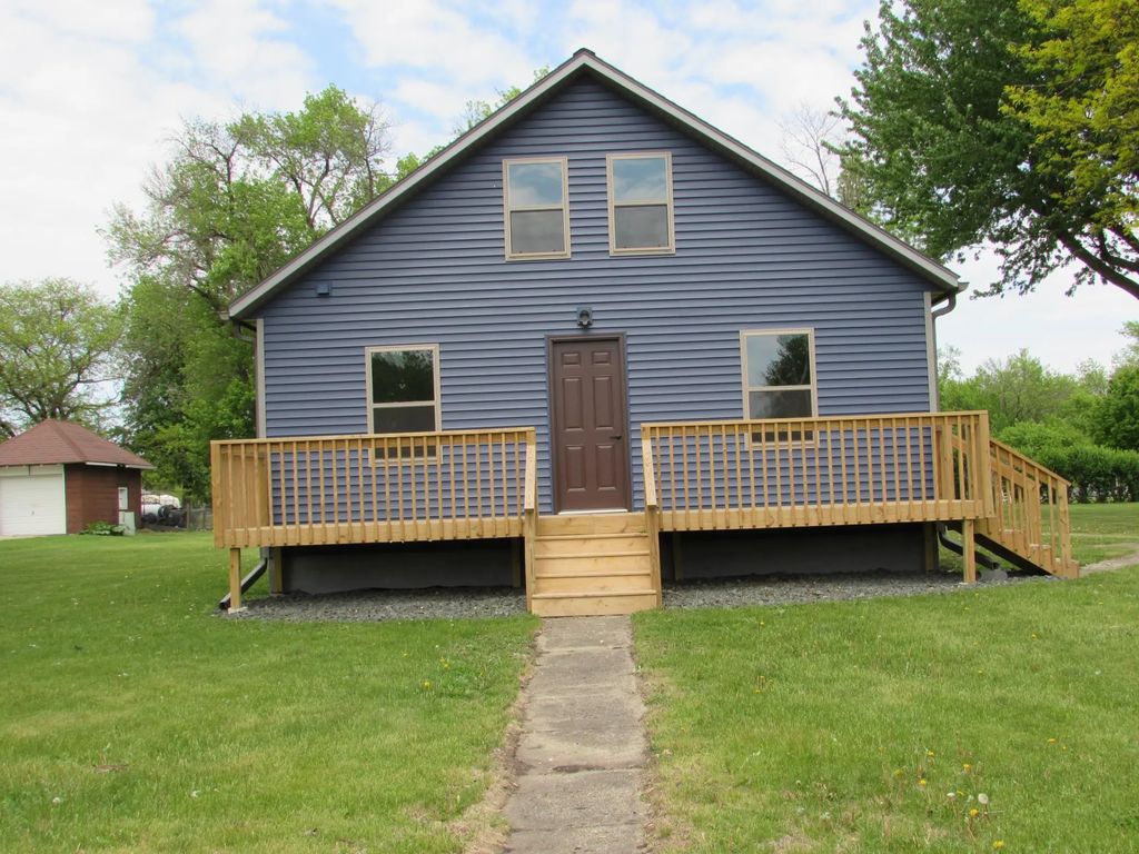 402 W Main Street, Ceylon