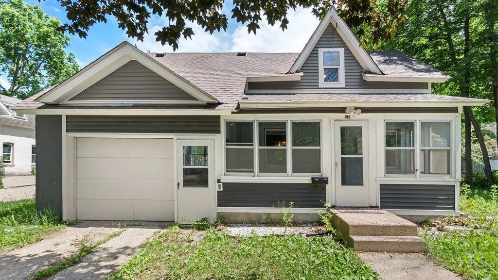 915 3rd Avenue Nw, Faribault