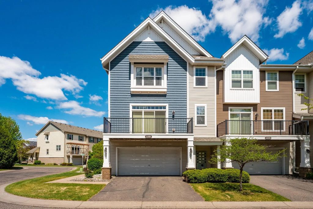 11808 Emery Village Drive N, Champlin