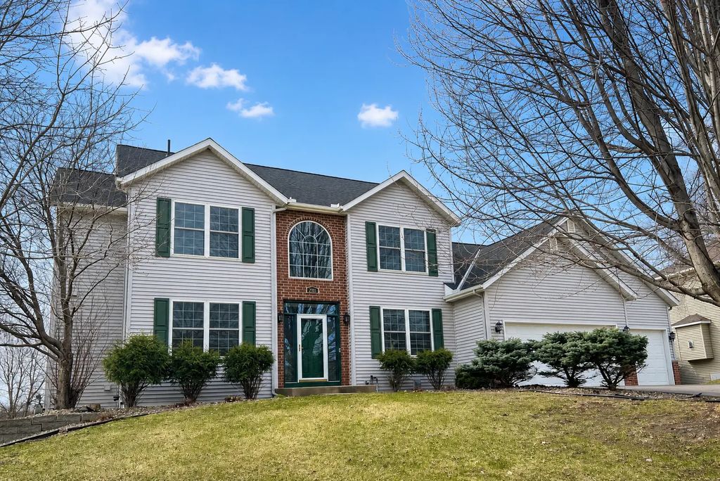 2888 Eagle Valley Drive, Woodbury