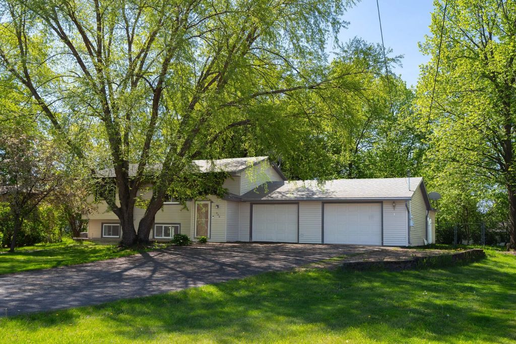 906 5th Avenue Ne, Little Falls