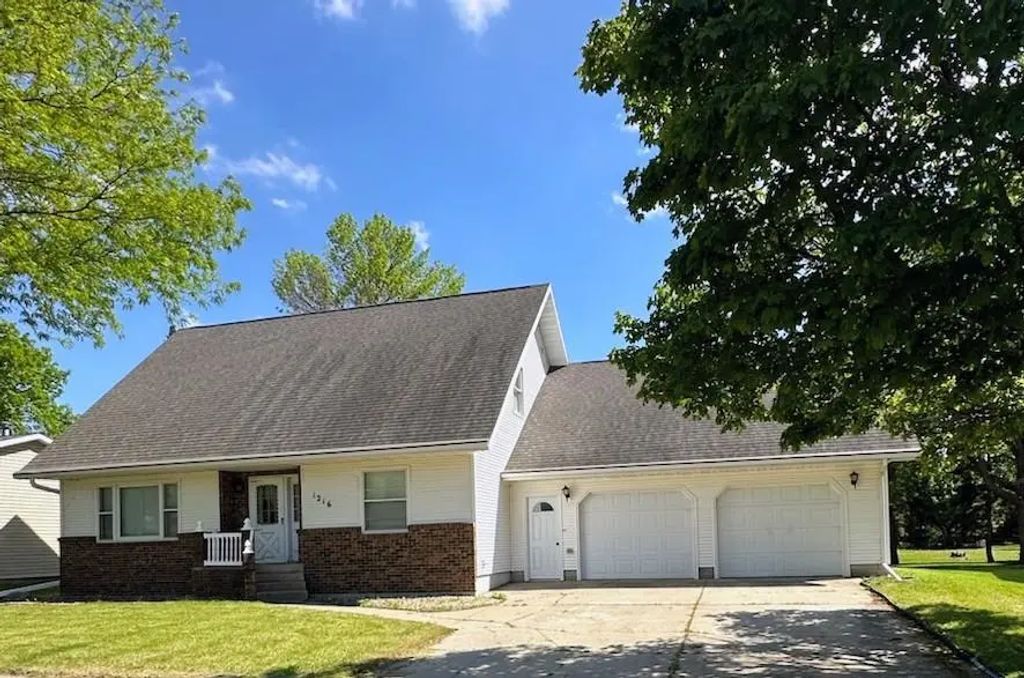 1216 Parkside Drive, Marshall