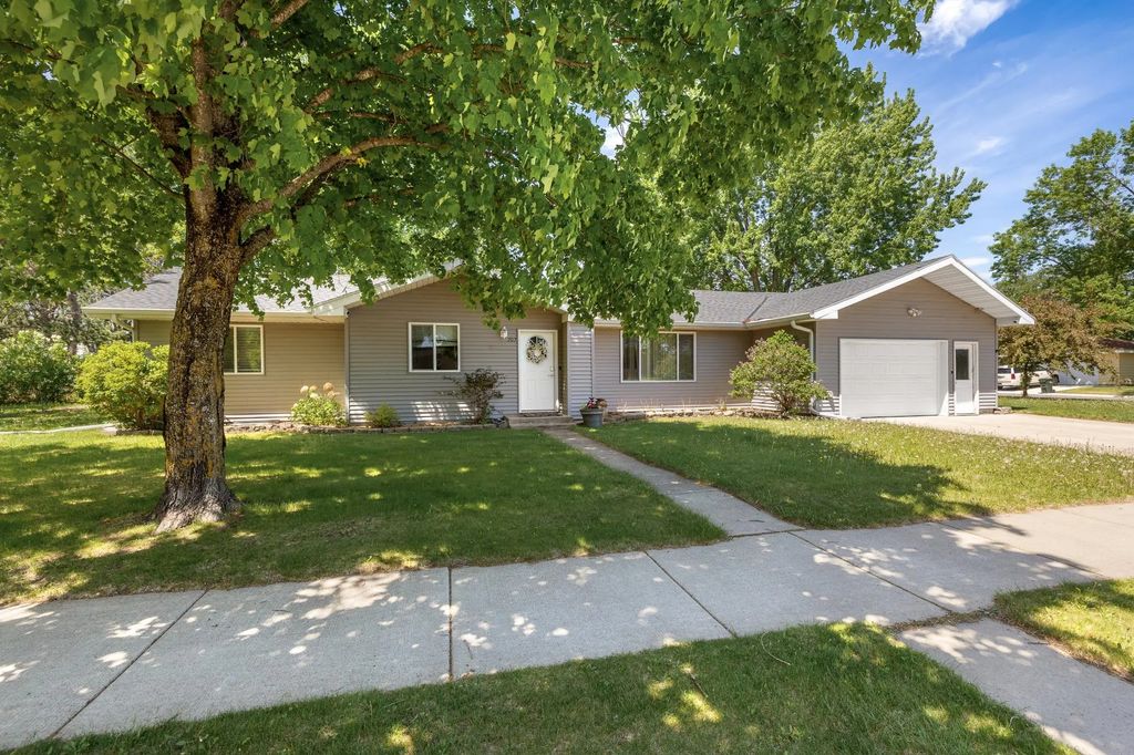 203 Kamnic Street, Pierz