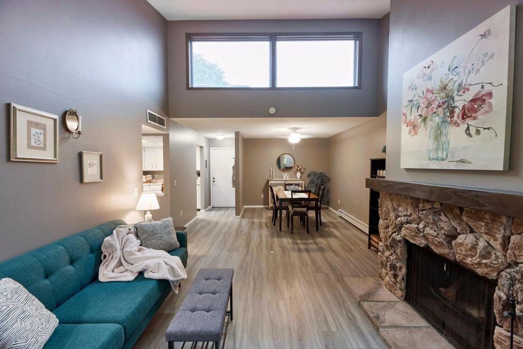 5140 W 102nd Street 304, Bloomington