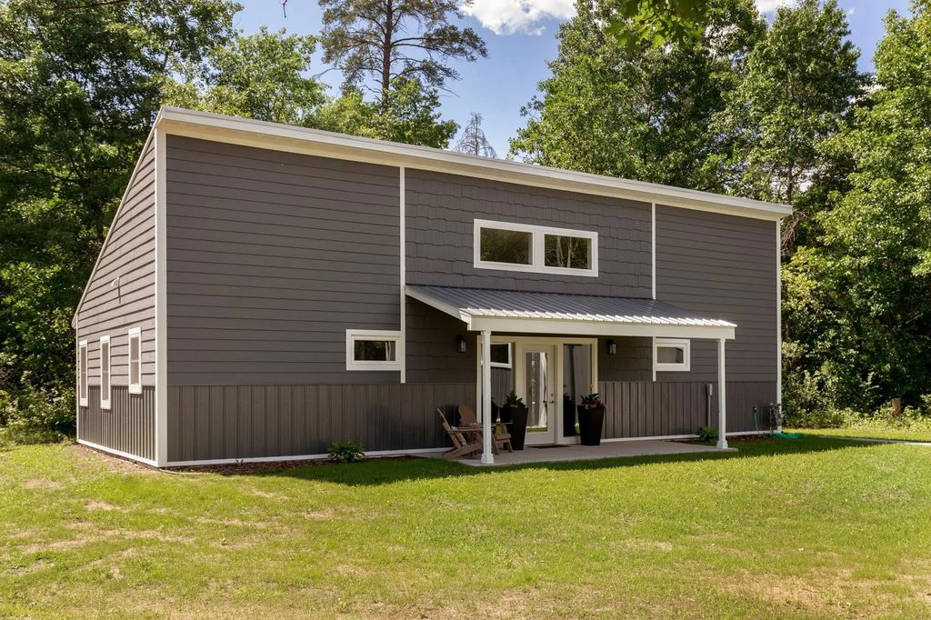 2209 State 84 Sw, Pine River
