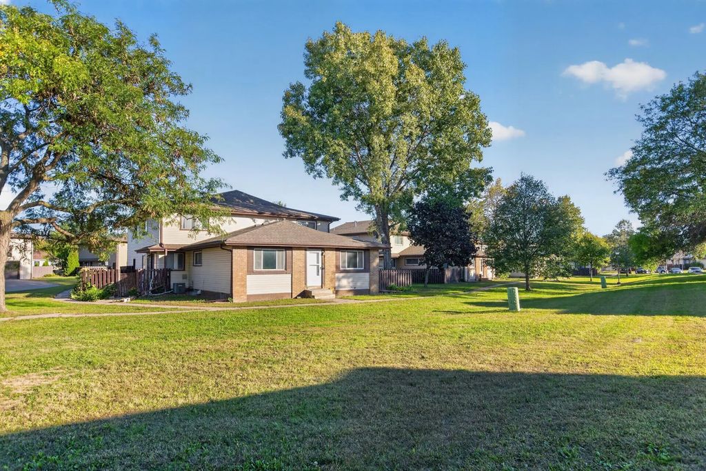 6335 84th Court N, Brooklyn Park