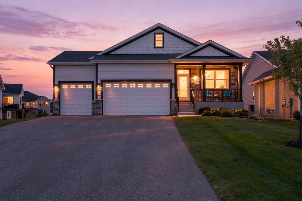 17960 Granite Court, Lakeville