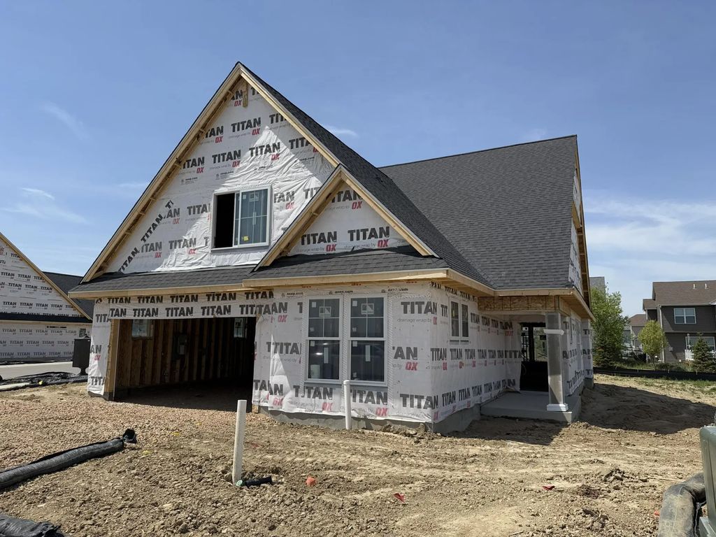 9124 Mills Lane, Chanhassen