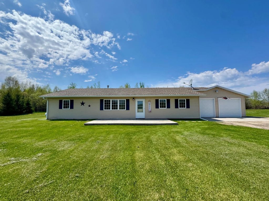 37311 580th Avenue, Warroad