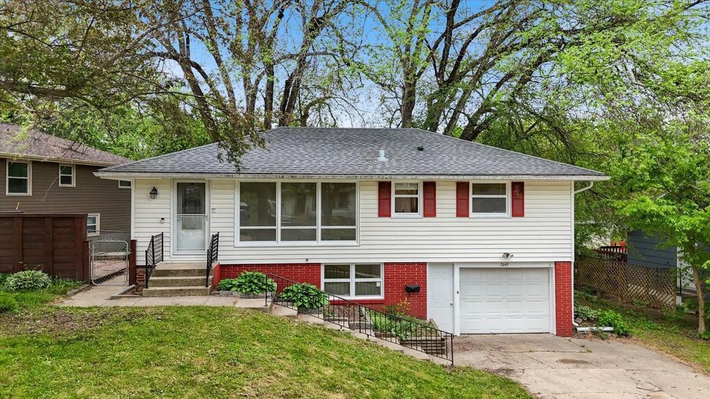 2649 11th Avenue Nw, Rochester