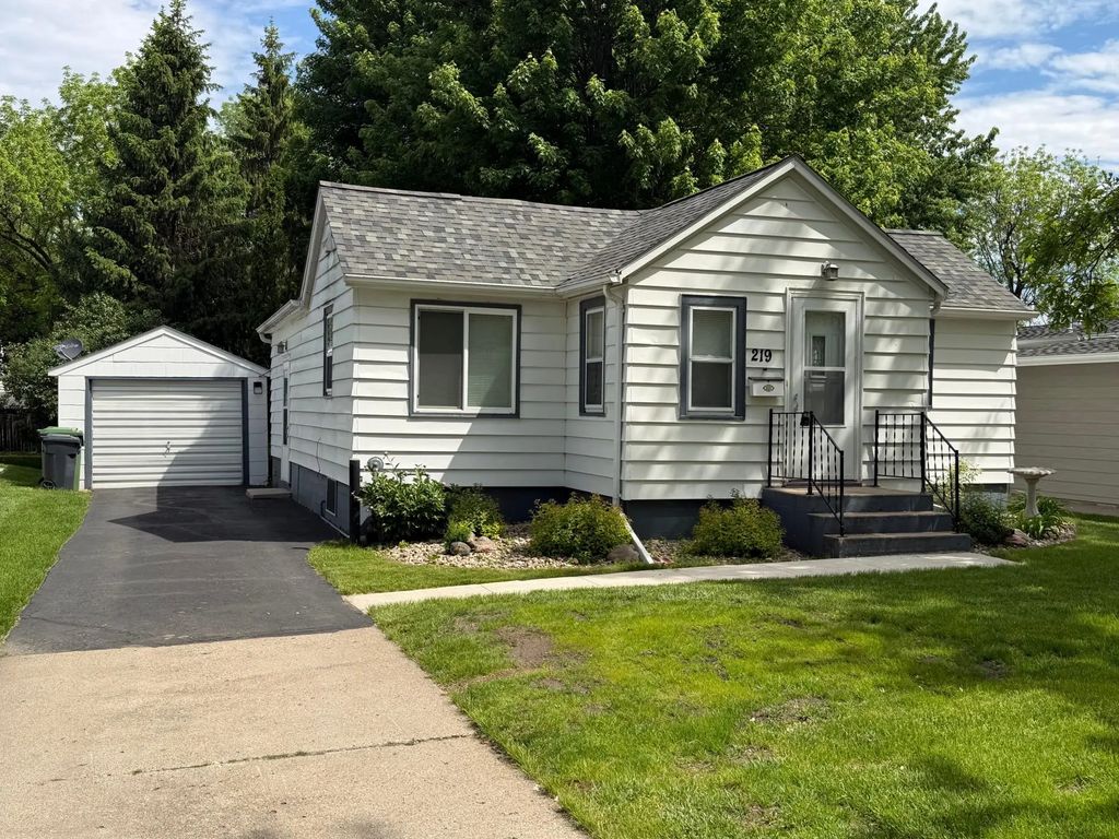 219 10th Avenue, Worthington