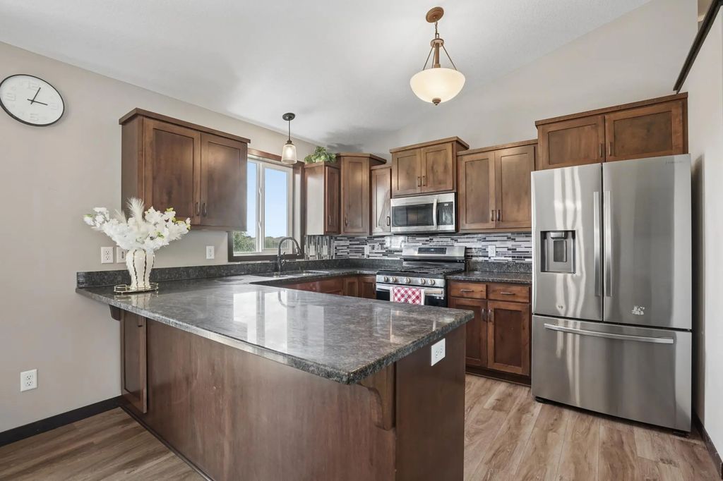 3510 237th Avenue Nw, Saint Francis