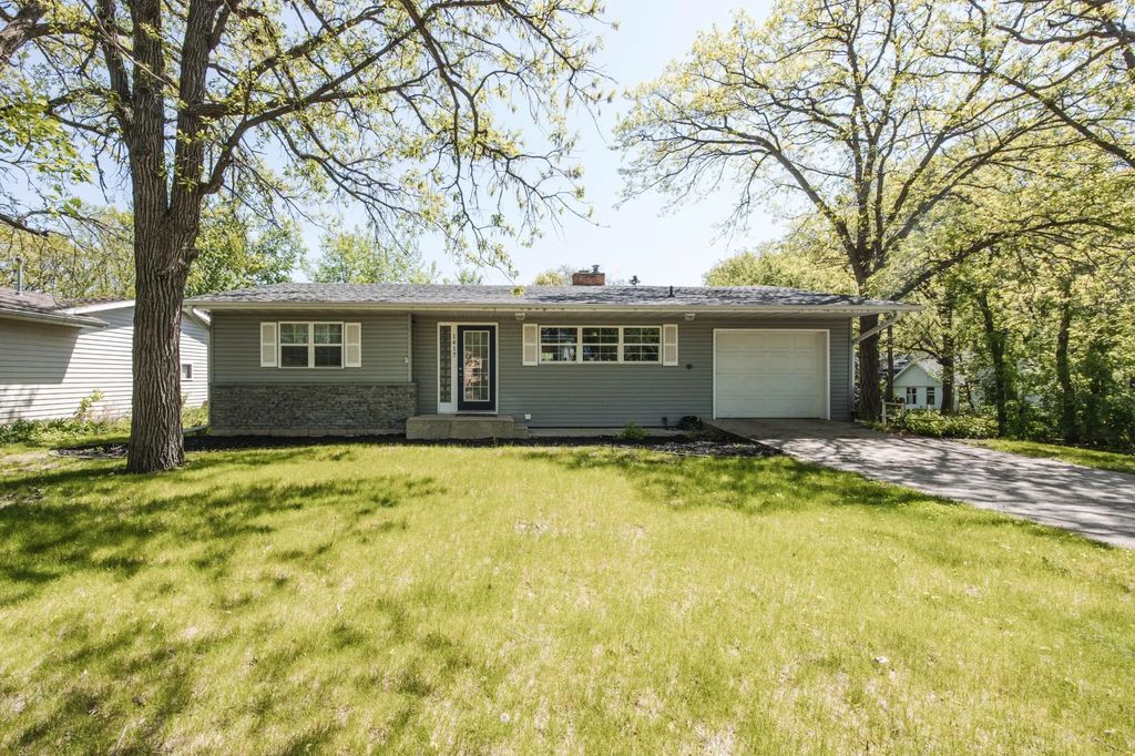 1417 Long Avenue, Detroit Lakes