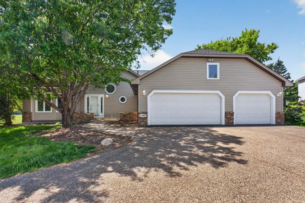 17588 66th Avenue N, Maple Grove