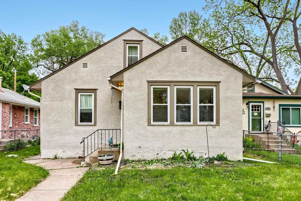 4552 Penn Avenue N, Minneapolis