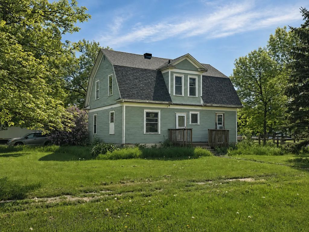 210 Glasgow Avenue, Donnelly